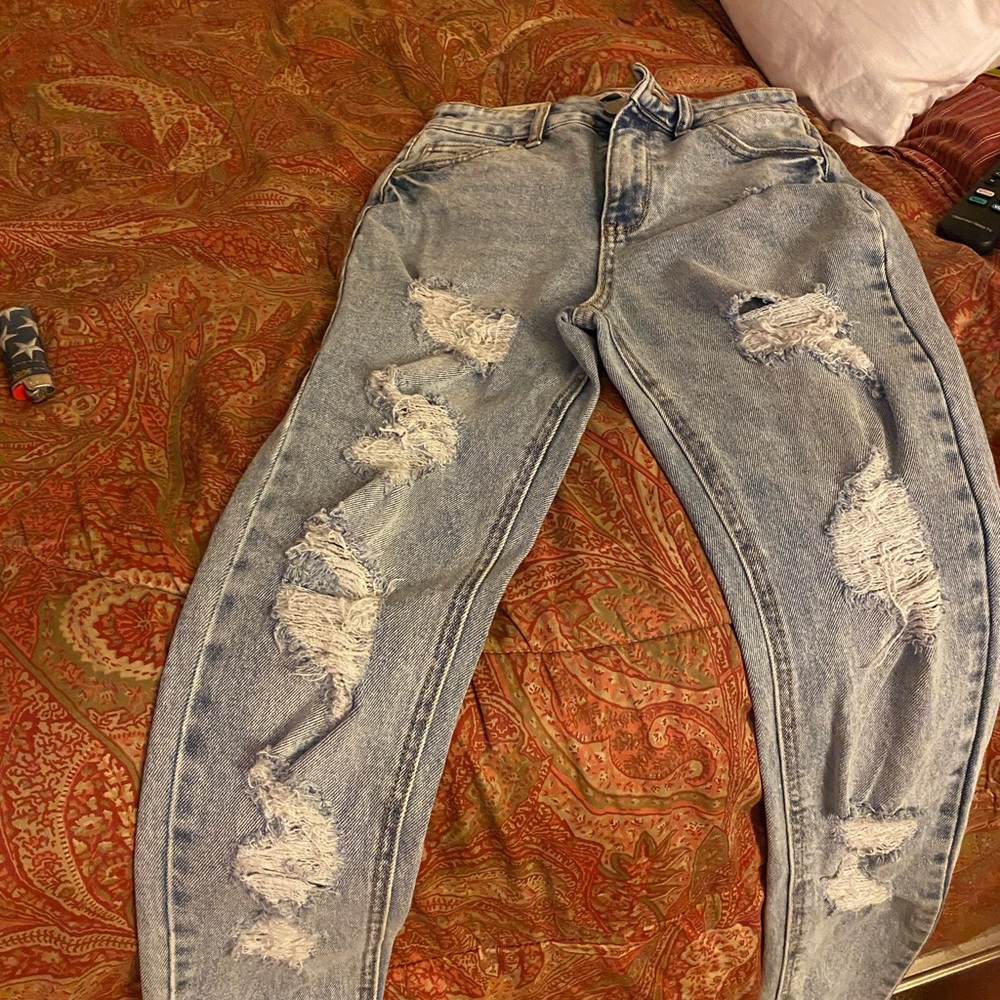 Size 4 straight leg ripped jeans